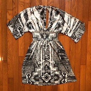 FLOWY POLYESTER DRESS